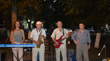 Борисоглебцев пригласили послушать выступление местной музыкальной группы
