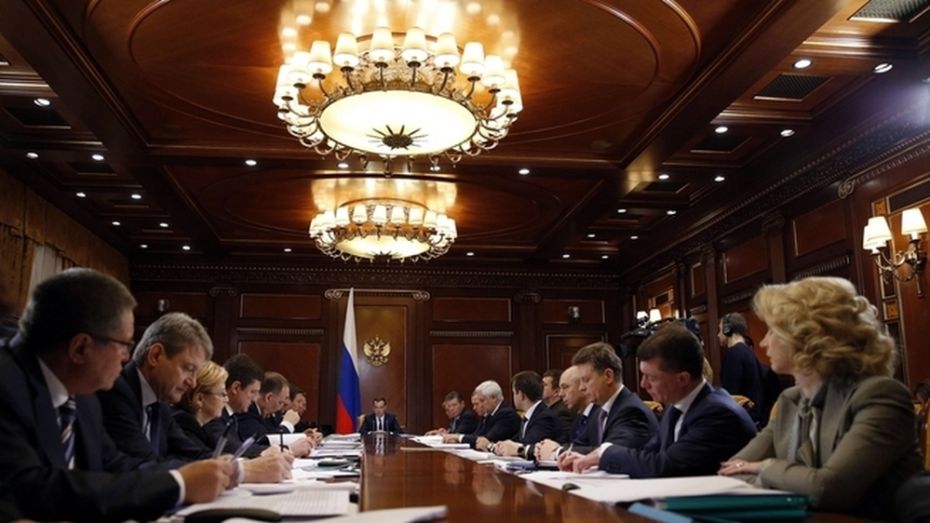 Дмитрий Медведев назвал исполнение соцобязательств приоритетом антикризисного плана 