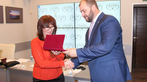 Директор районного филиала РИА «Воронеж» получила почетный знак облправительства