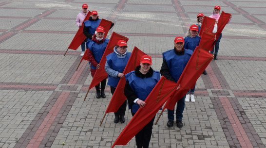 Председатели ТОСов Поворино поддержали российские войска флешмобом