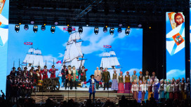 «Построим верфи здесь!» В Воронеже на Адмиралтейской площади показали оперу о Петре I