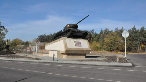 Памятник «Танк» отремонтировали в Репьевке