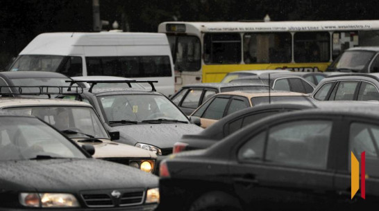 Из-за ДТП на улице Матросова образовалась 3-километровая пробка