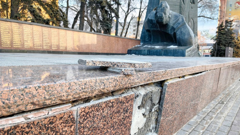 Косметический ремонт памятника Славы в Воронеже проведут до 9 Мая