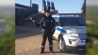 В Воронеже инспектор ДПС оказал первую помощь истекающему кровью мужчине