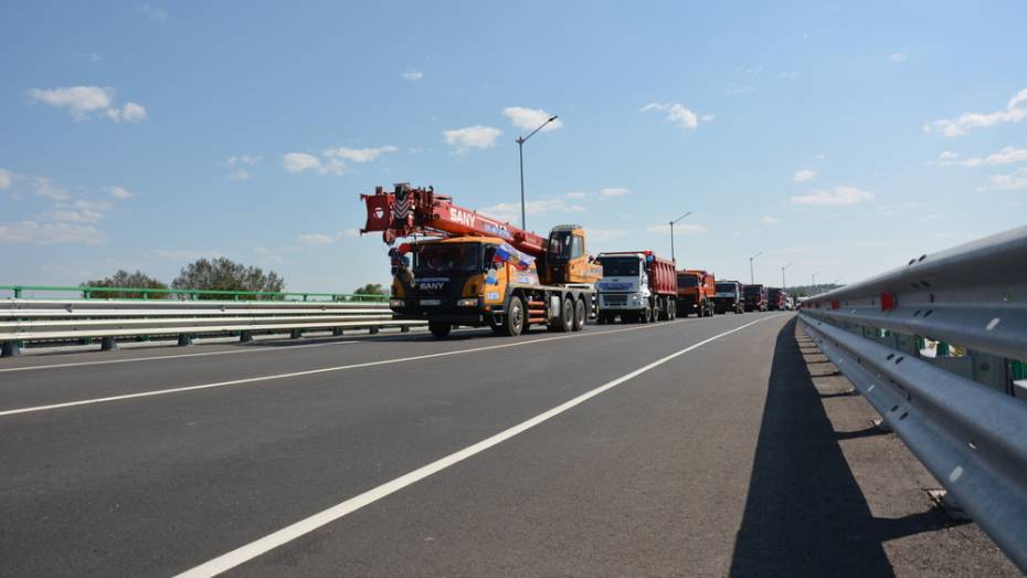 Движение по мосту через реку Тихая Сосна открыли в Воронежской области