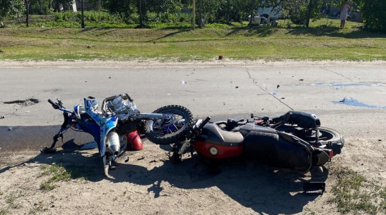 В Богучарском районе 2 подростка пострадали при столкновении мотоциклов