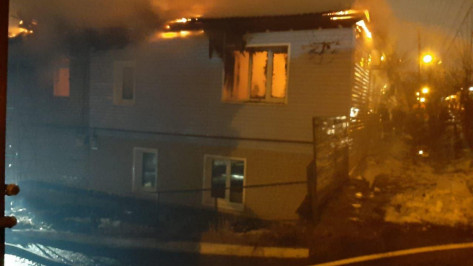 Во время салюта 23 февраля в Воронеже сгорел дом