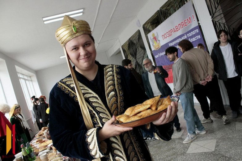 Народы разные