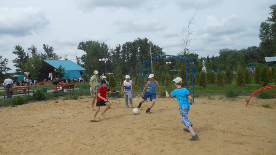 В Подгоренском районе начал работать 21 пришкольный лагерь