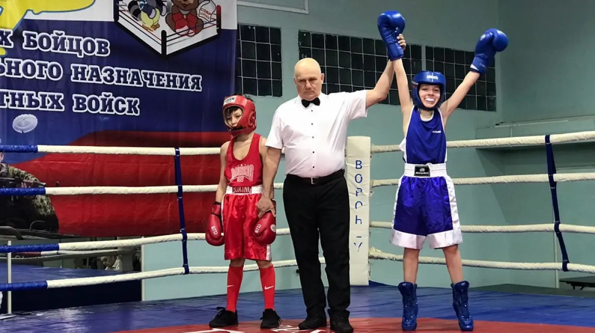 Хусейн байсангуров боксер. Шбр. Бокс хасанов. Секция бокса хасан. Хусейн байсангуров взвешивание.