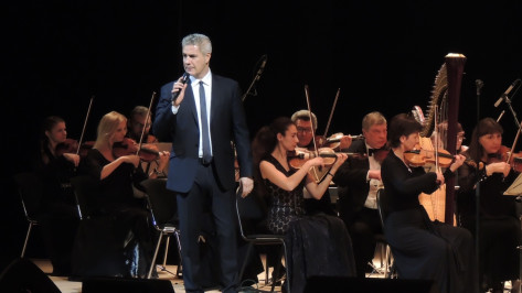 Итальянский тенор Алессандро Сафина выступит в Воронеже с новой программой избранных песен