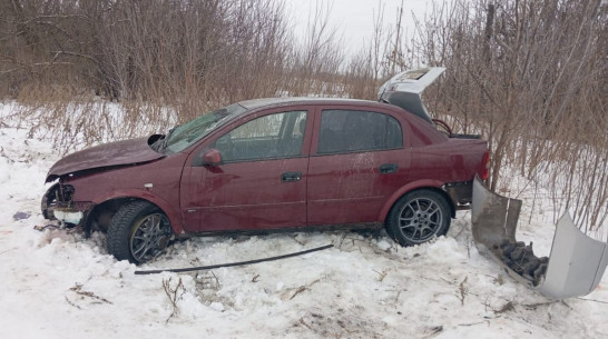 В аварии на трассе Воронеж – Луганск пострадали мужчина и 13-летний мальчик