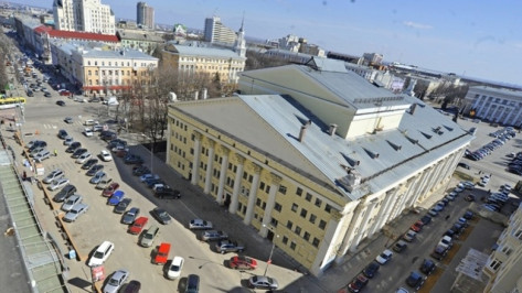 В центре Воронежа 6 и 7 апреля ограничат движение и парковку