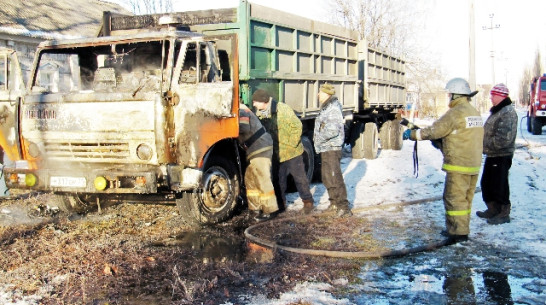В Воронежской области горят грузовые автомобили