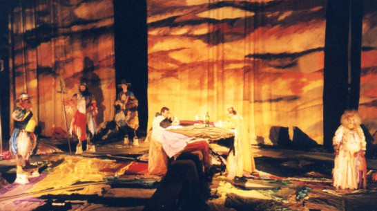 Воронежский Камерный театр покажет графику художника Юрия Харикова