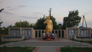 Ревизия памяти. Советник губернатора осмотрел воинские захоронения и мемориалы в Воробьевском районе