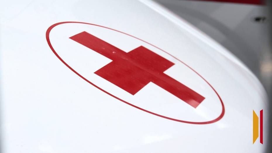 В Воронеже под окнами дома на улице 45-й Стрелковой Дивизии обнаружили тело мужчины