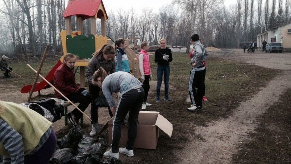 Сел молодежный. Село Трудовое Новоусманского района Воронежской области. Молодежь совхоза Воронежский. Село Трудовое Новоусманский район. ДК Масловский Воронеж.