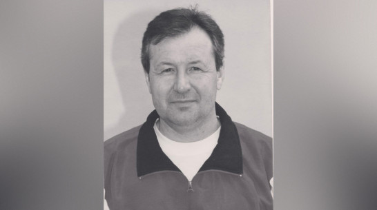 Ушел из жизни экс-тренер воронежского «Факела» Сергей Крестененко
