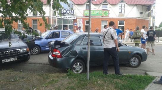 В массовом ДТП под Воронежем пострадали трое детей