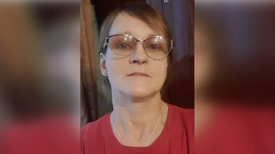 В Воронеже начали поиски пропавшей 46-летней женщины в очках