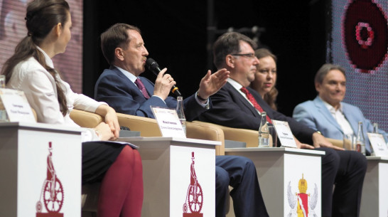 Губернатор Воронежской области призвал предпринимателей всех стран объединяться