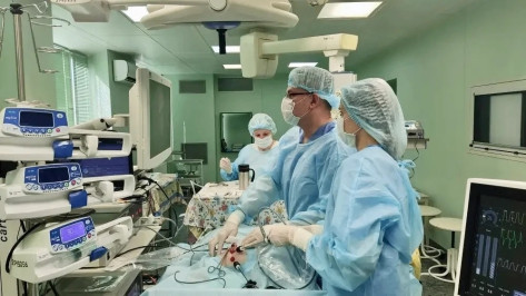 Воронежские врачи успешно прооперировали 6-дневного мальчика с врожденной болезнью кишечника