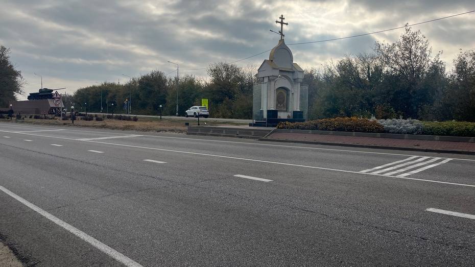 В Острогожском районе на двух участках дорог появилась шумовая разметка