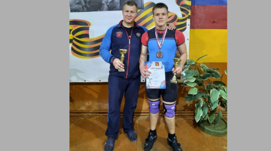 Россошанец стал бронзовым призером всероссийского турнира по тяжелой атлетике