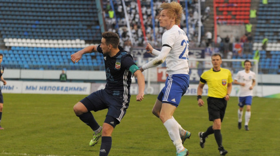 Воронежский «Факел» разгромно проиграл в Новосибирске