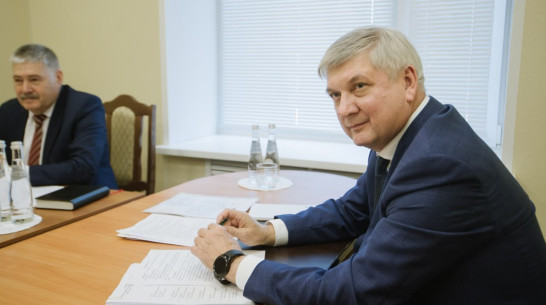 Воронежский губернатор помог решить проблемы многодетных семей из Эртильского района