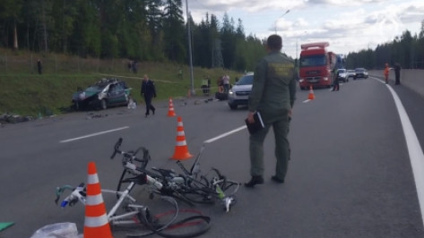 Две воронежские велогонщицы пострадали в смертельном ДТП с тягачом в Ленинградской области