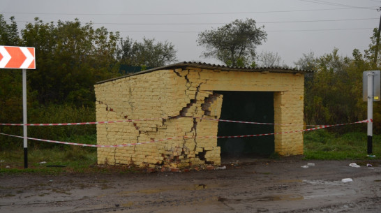 В нижнедевицком селе неизвестные разрушили остановку