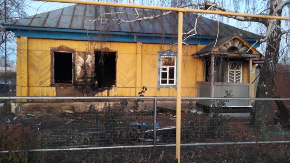 В Грибановке при пожаре в частном доме погибли 2 мужчин