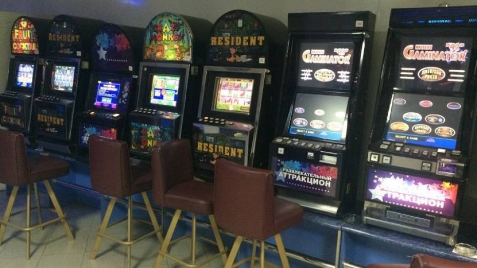 Пять воронежцев попали под следствие за организацию азартных игр