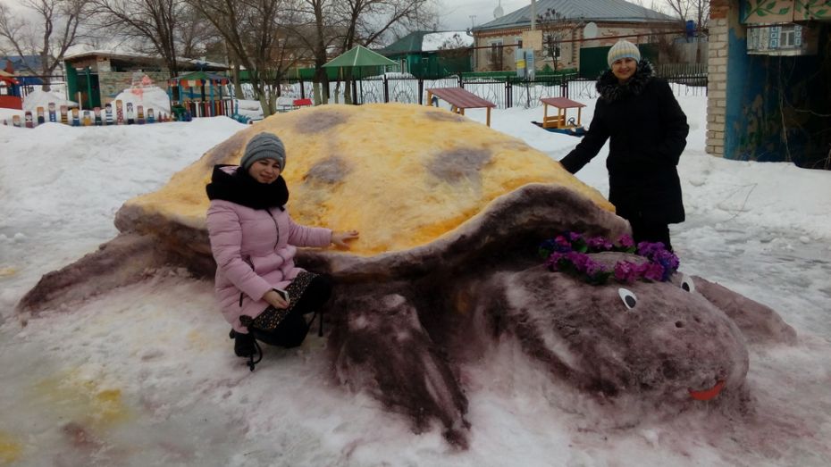 В павловском селе Воронцовка жители слепили из снега 6 фигур