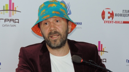 Сергей Шнуров: «Сейчас у меня такая фаза, когда юношеский максимализм постепенно переходит в старческий маразм»