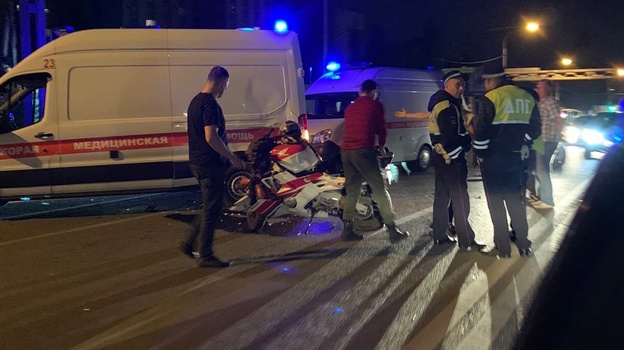 Потерявший управление мотоциклист сбил пешехода на Московском проспекте в Воронеже