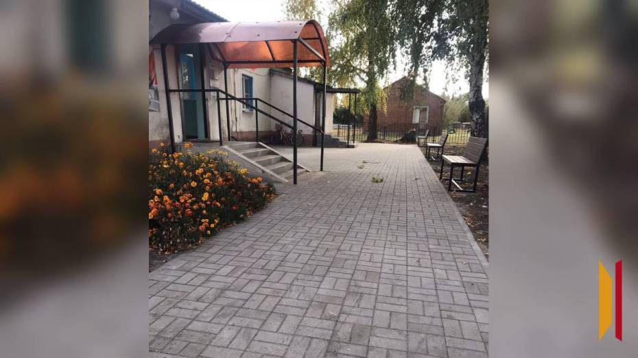 В верхнехавском селе Верхняя Плавица обустроили зону отдыха перед Домом культуры