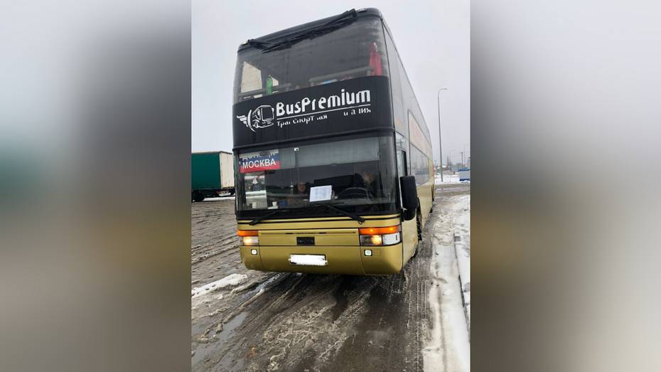 Под Воронежем госинспекторы помогли 68 пассажирам сломавшегося автобуса «Москва – Донецк»