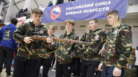 В Воронеже стартовал первый в России патриотический проект по обучению спортсменов навыкам стрельбы