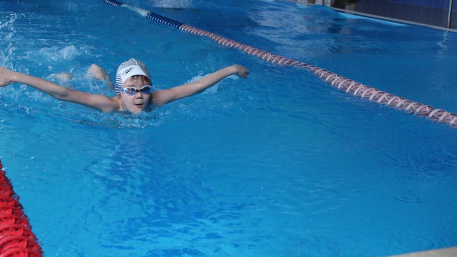 Лискинские пловцы выиграли 8 золотых медалей на межрайонных соревнованиях 