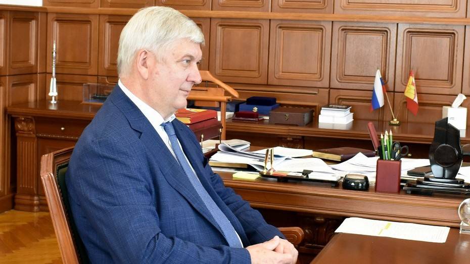 Ректор ВГТУ рассказал воронежскому губернатору о приемной кампании в вузе