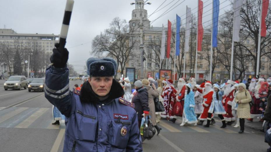 На новогодних праздниках Воронежской области поработают 2,3 тыс полицейских