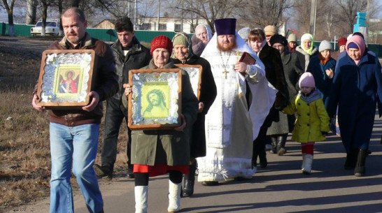 В Верхнемамонском районе верующие поставили крест на Пусси Райот