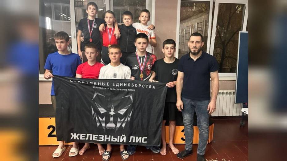 Лискинские борцы взяли 11 золотых медалей на областном турнире по грэпплингу