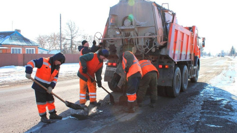 Дорожники предупредили водителей о работах на трассах в Воронежской области