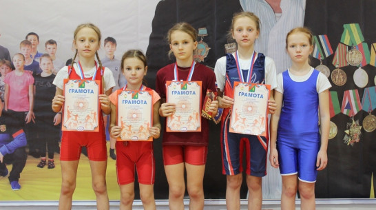 Репьевцы завоевали 5 медалей на двух соревнованиях по вольной борьбе