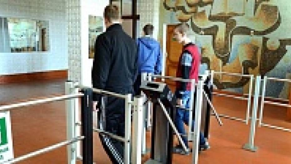 В борисоглебских школах установят турникеты